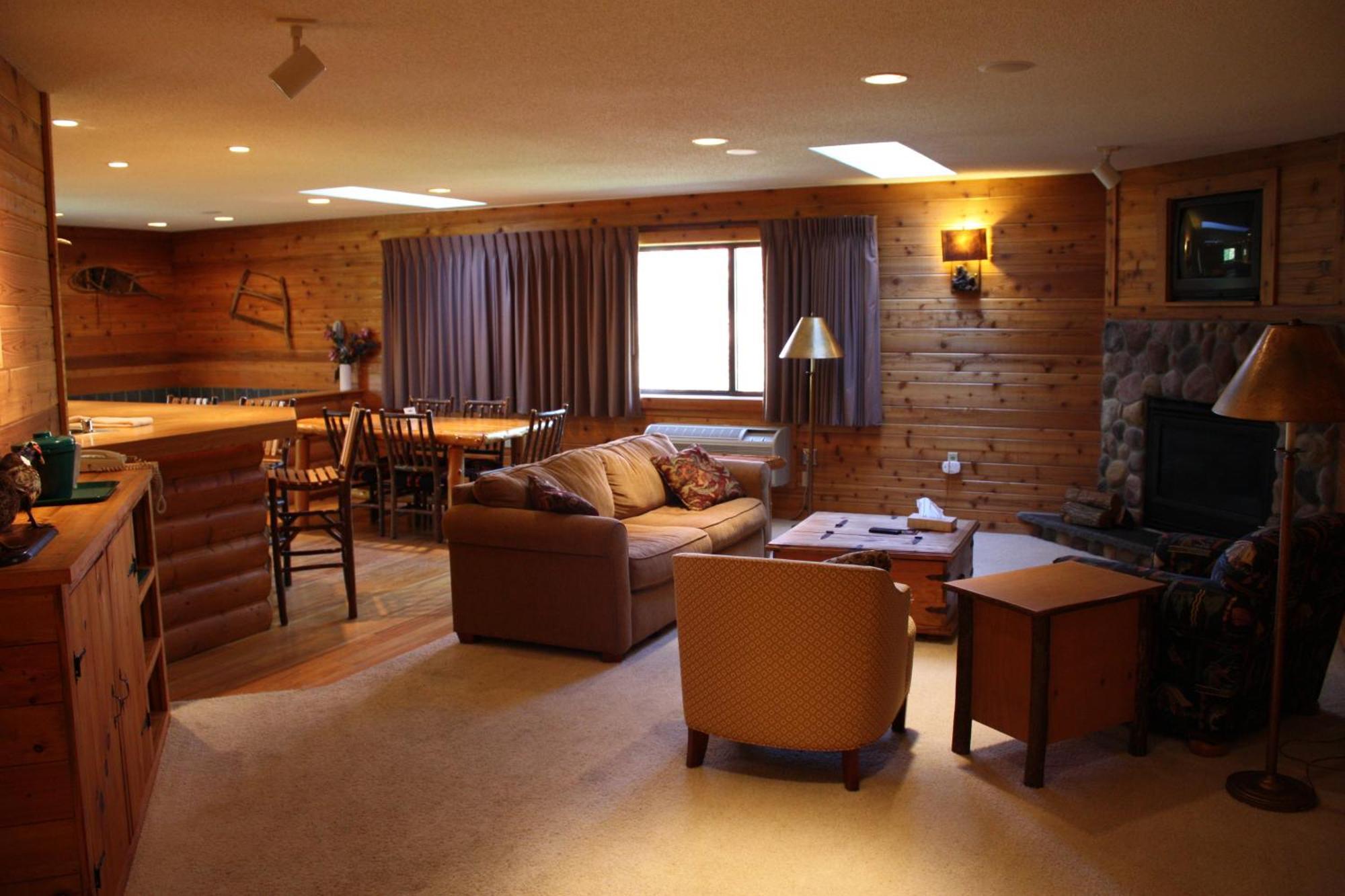 The Lodge At Crooked Lake Siren Стая снимка