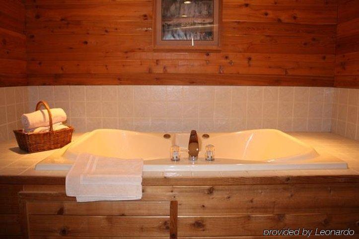 The Lodge At Crooked Lake Siren Стая снимка